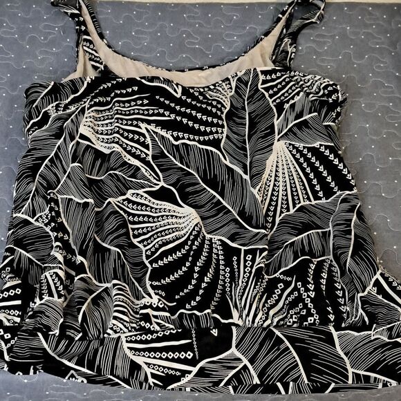 Black and White Leaf Print Women's Tankini Swim Top size 20W - Picture 2 of 4